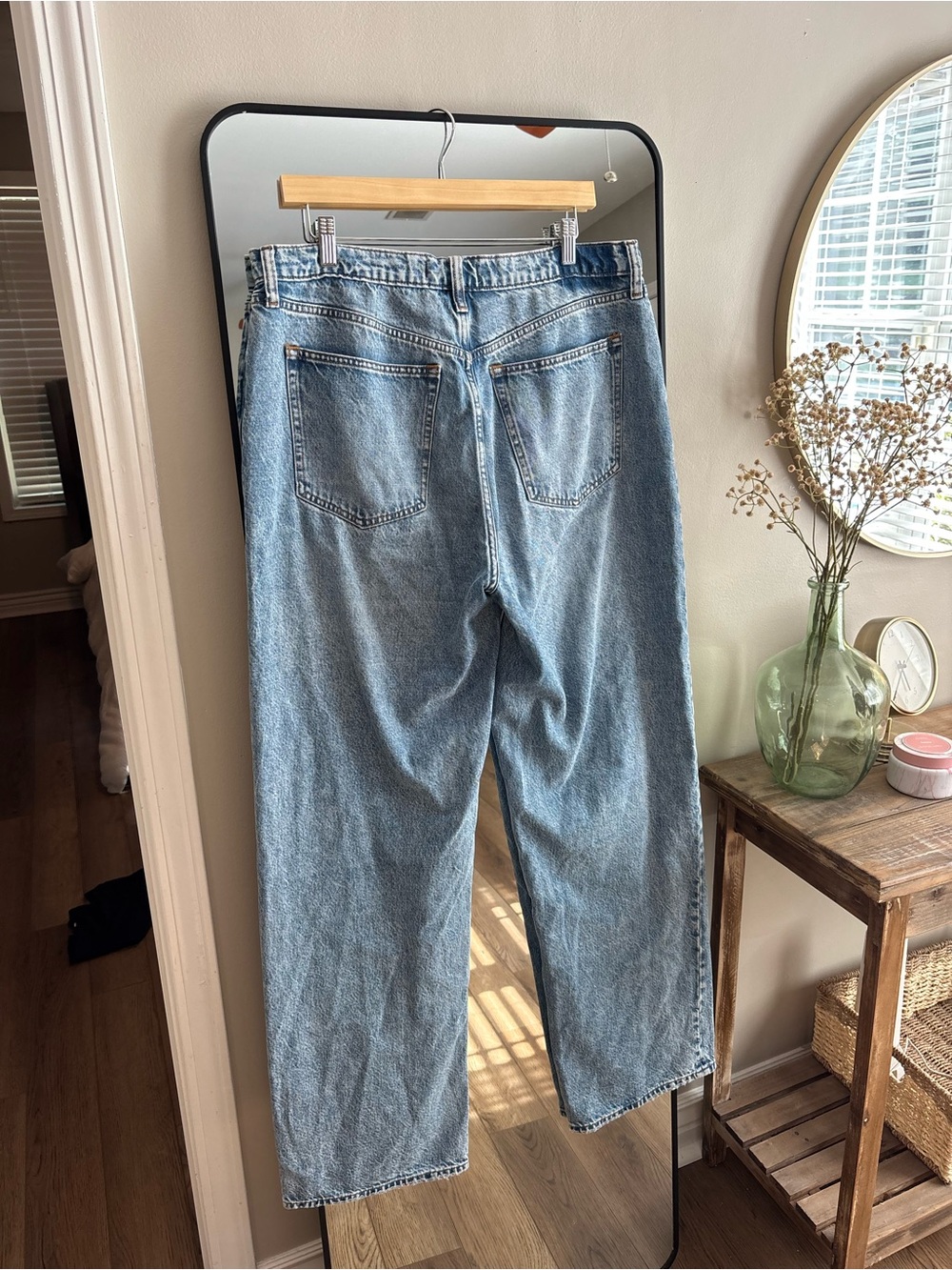 Abercrombie & Fitch The Loose High Rise Jeans - Picture 3 of 3